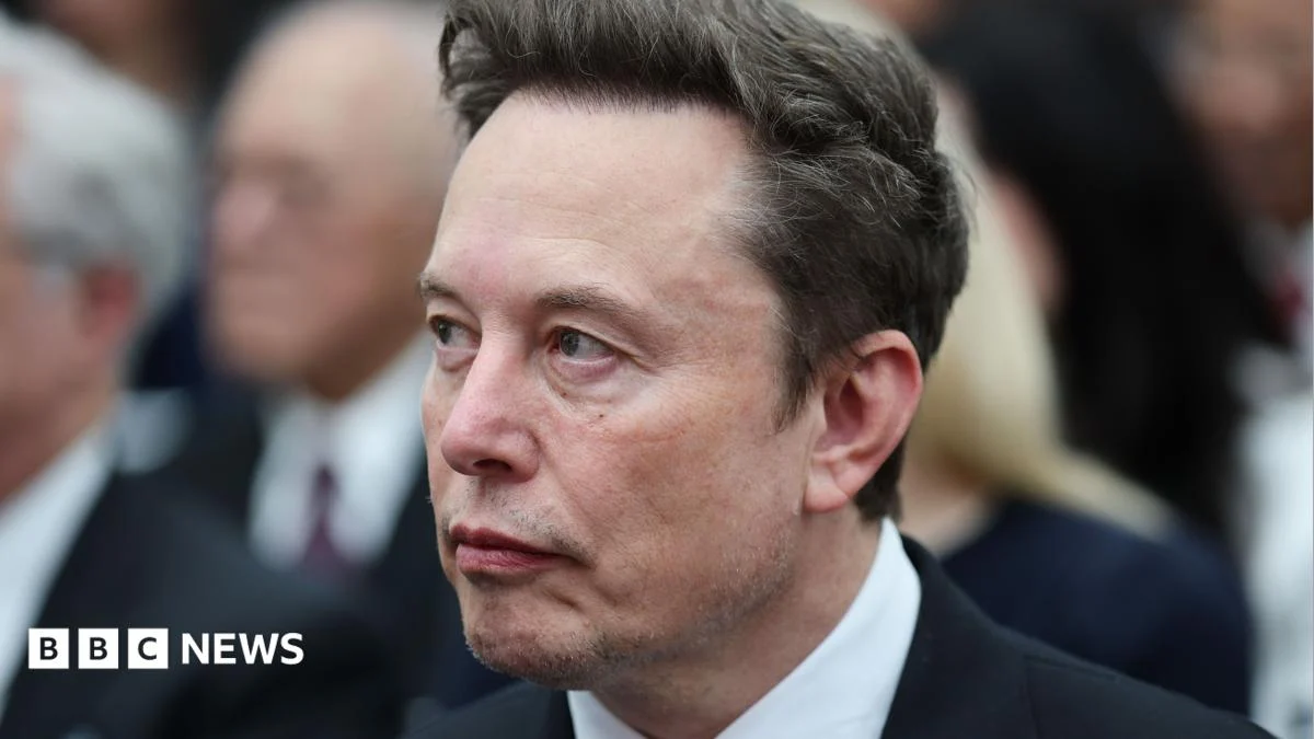 Musk Says SpaceX Restricted Ukraine Starlink Connection