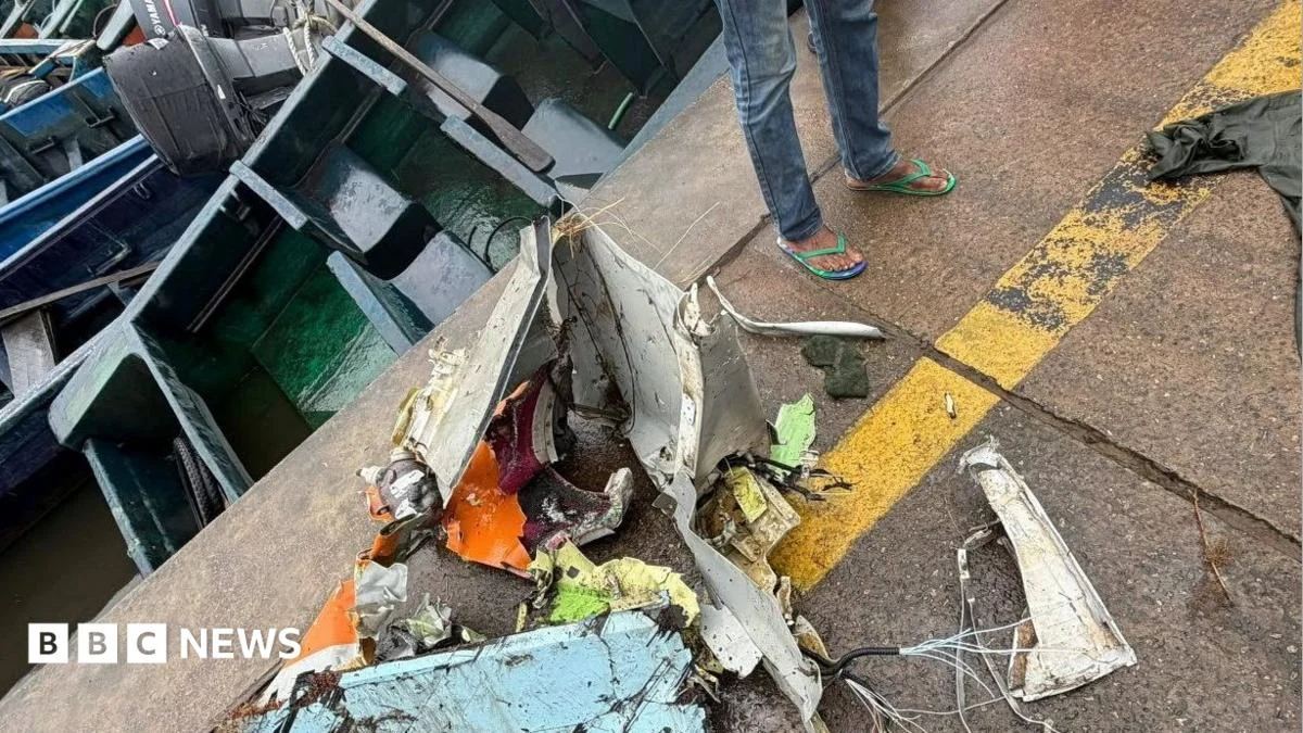 Nigeria mourns as military plane crash kills 25