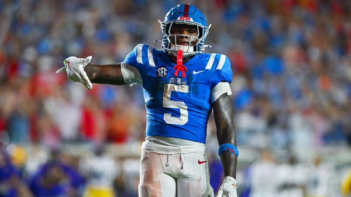 Ole Miss RB Lacy Out After Dislocating Shoulder vs Texas