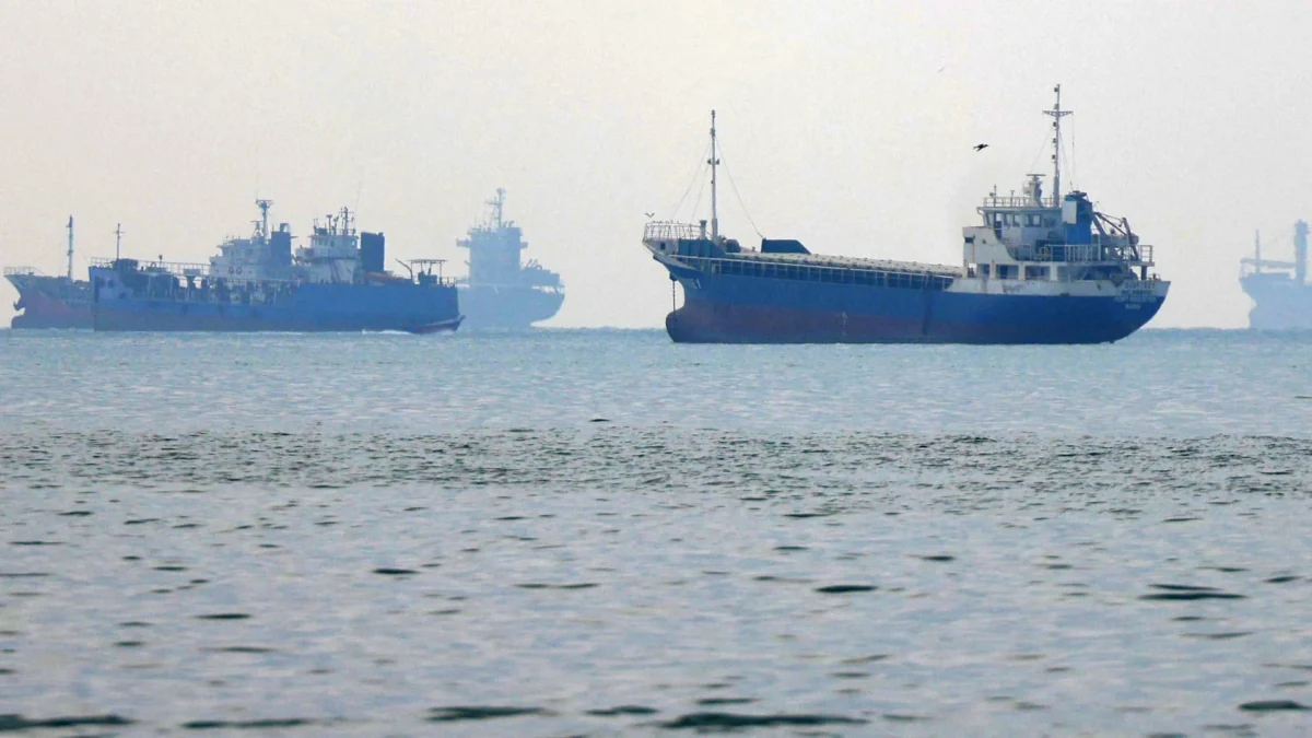 Singapore Ships Continue Strait of Hormuz Transit After Attack