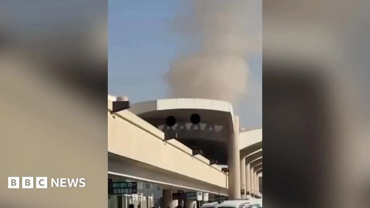 Houthi Strike Hits Riyadh Airport, Killing One and Injuring 11
