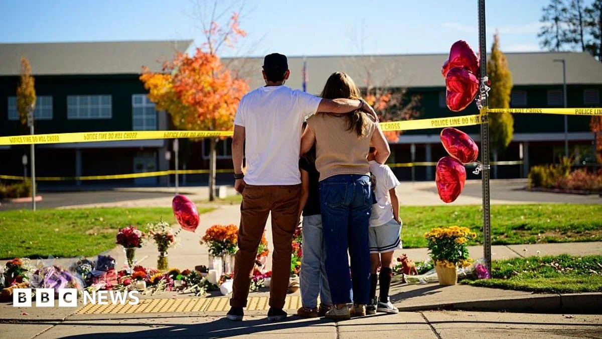 Oregon teacher confronted attacker before armed father intervened