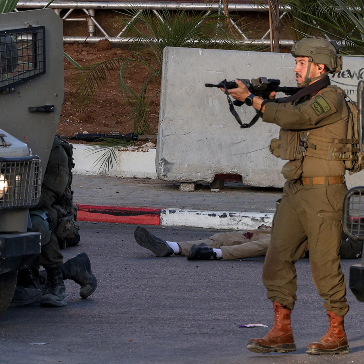 Palestinian Gunmen Attack Israelis in West Bank, Officials Say