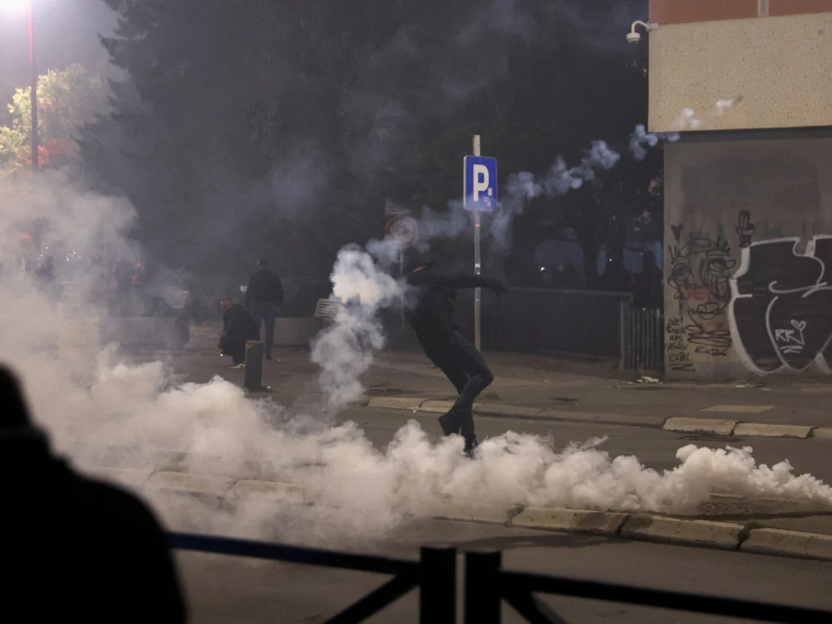 Police Clash With Kosovo Protesters Over Hague War Crimes Court Plan