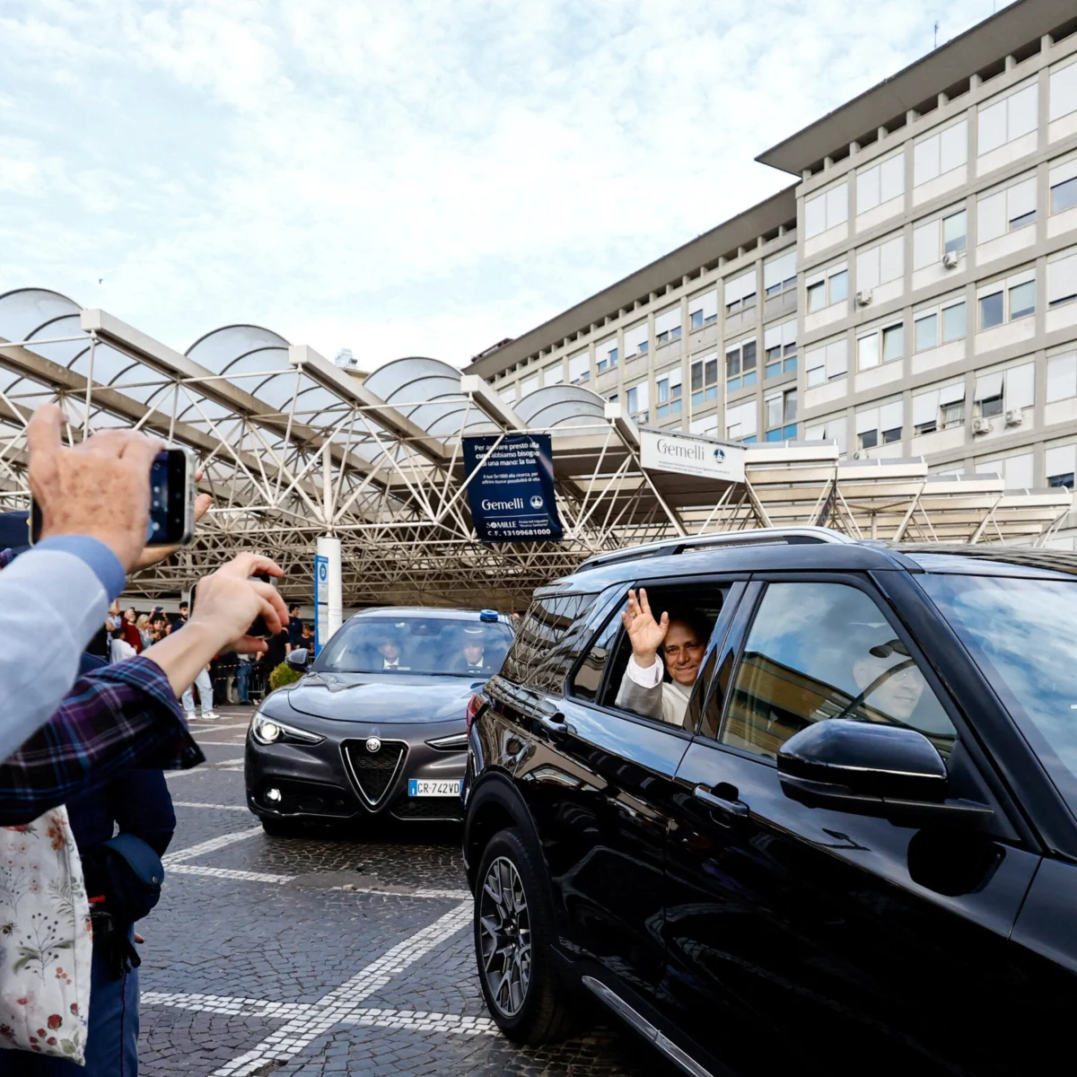Pope Leo Leaves Hospital After Lung Cancer Surgery