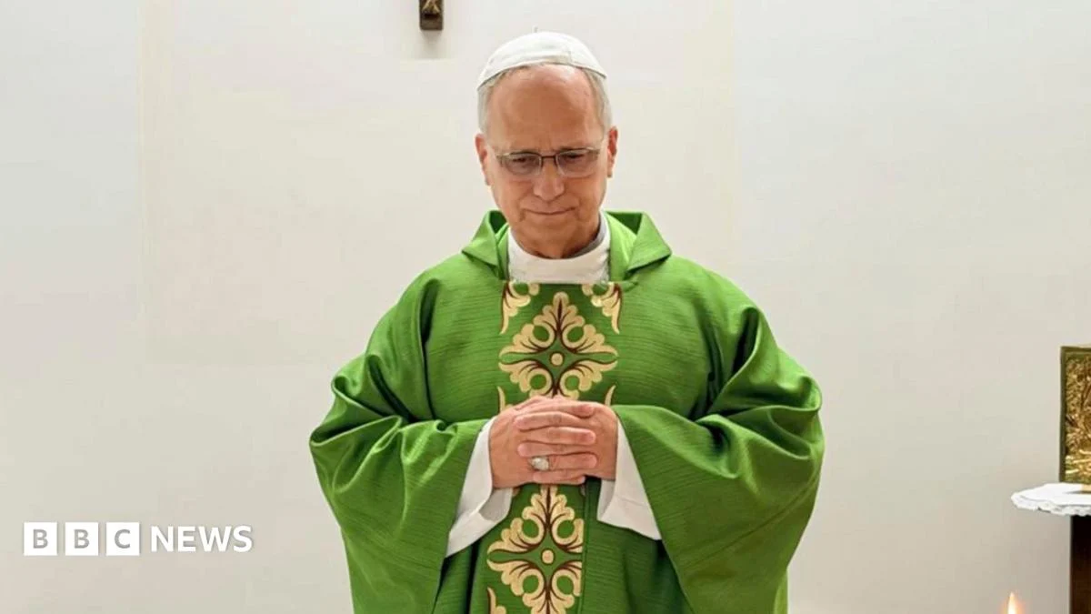 Pope pictured for first time since surgery and cancer diagnosis