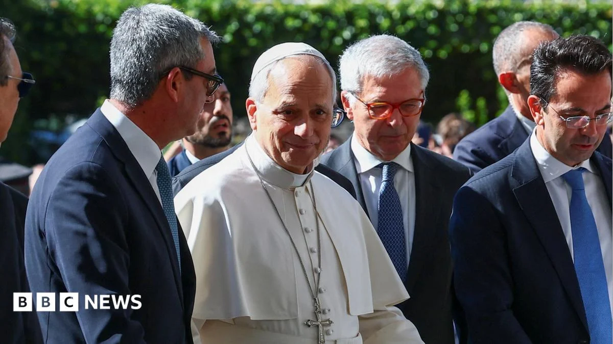Pope recovering as expected after lung cancer surgery, doctors say