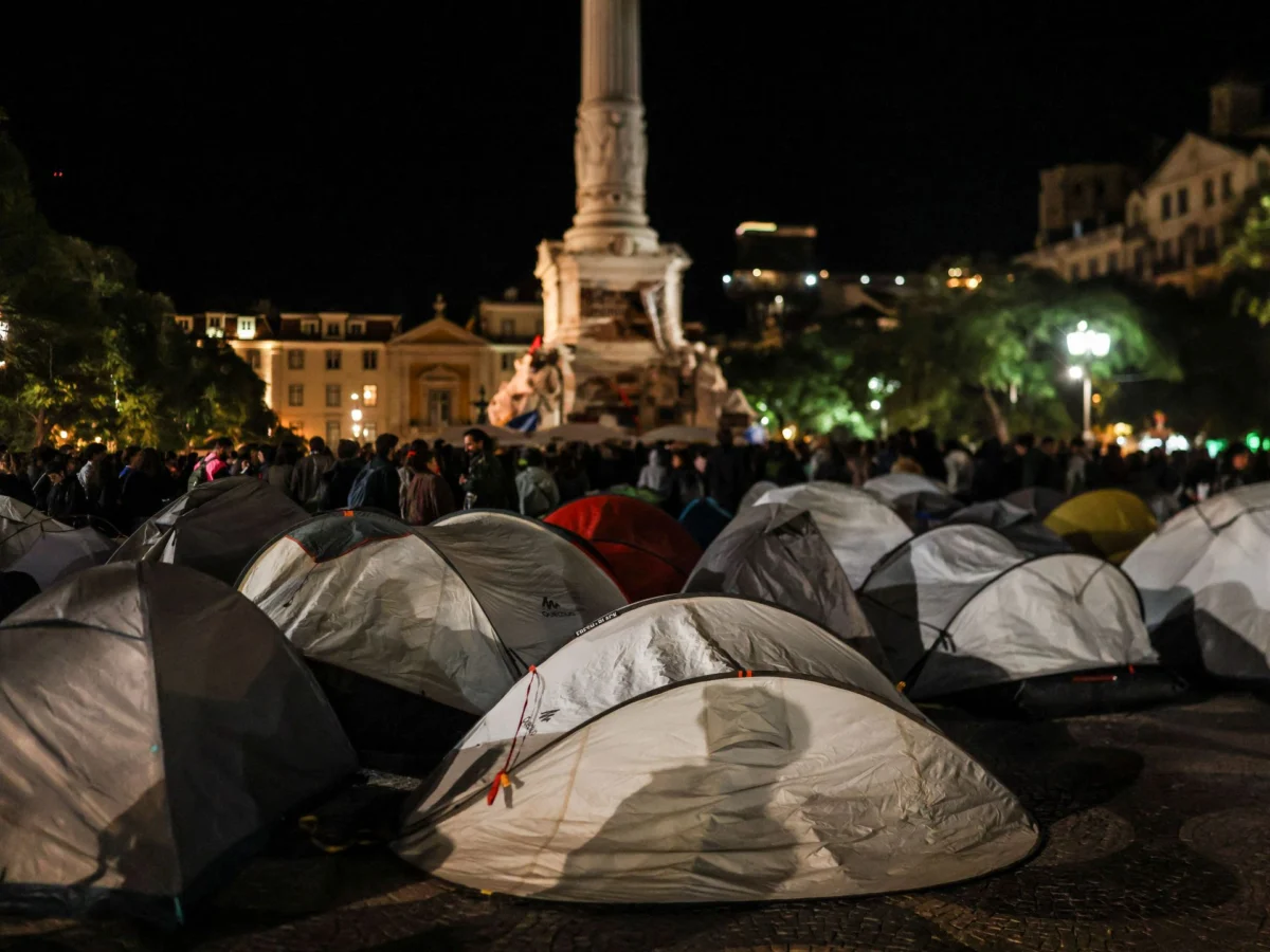 Portugal protesters return to cleared camps amid cost-of-living unrest
