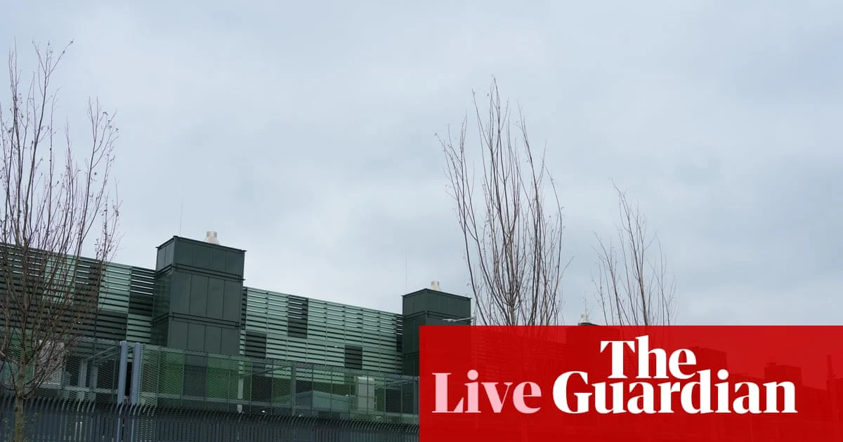 Pound Rises as UK Unemployment Falls to 4.7%