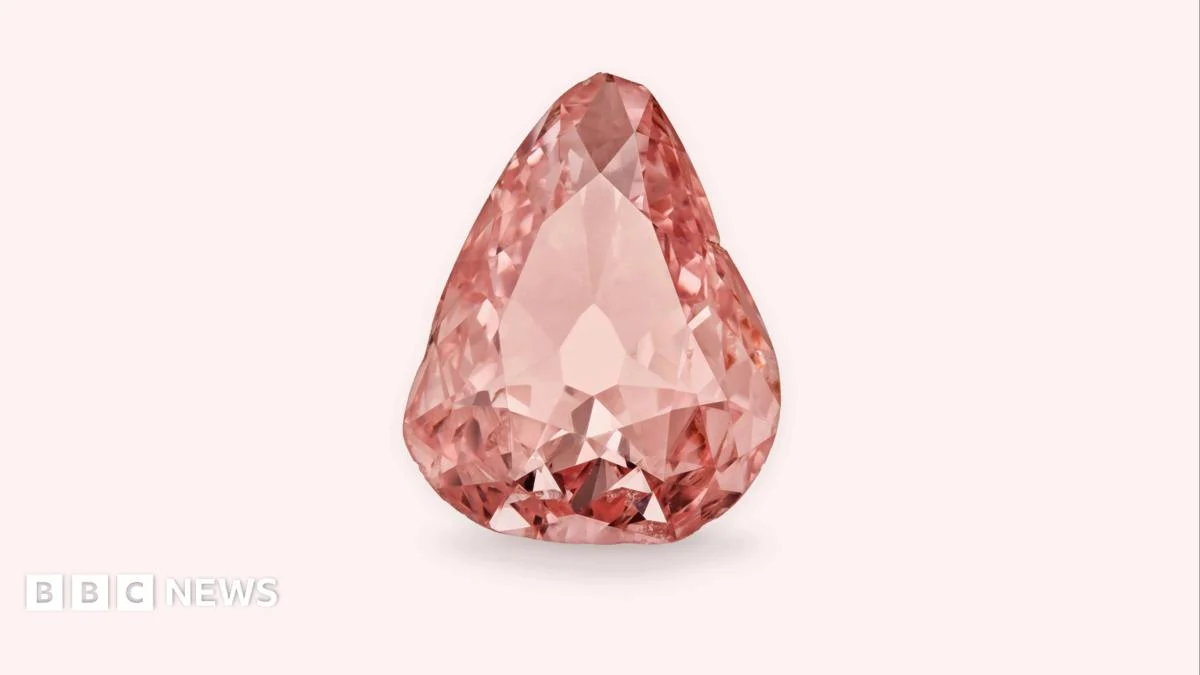Rare Pink Diamond Display Marks Centenary of 1926 Theft