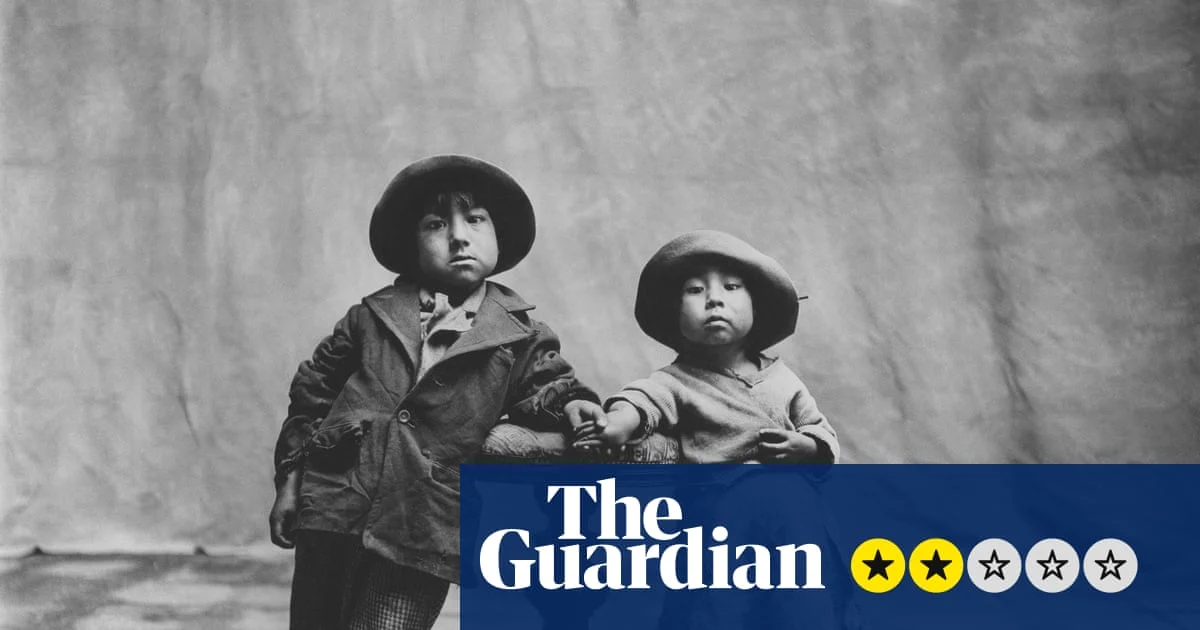 Photography Exhibition Criticized for Heavy Irving Penn Focus