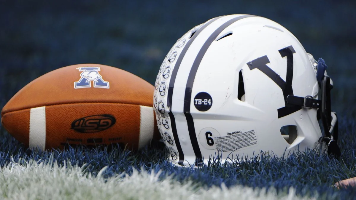 Reno Throws for 4 TDs, Leads Yale Win After Father’s Death