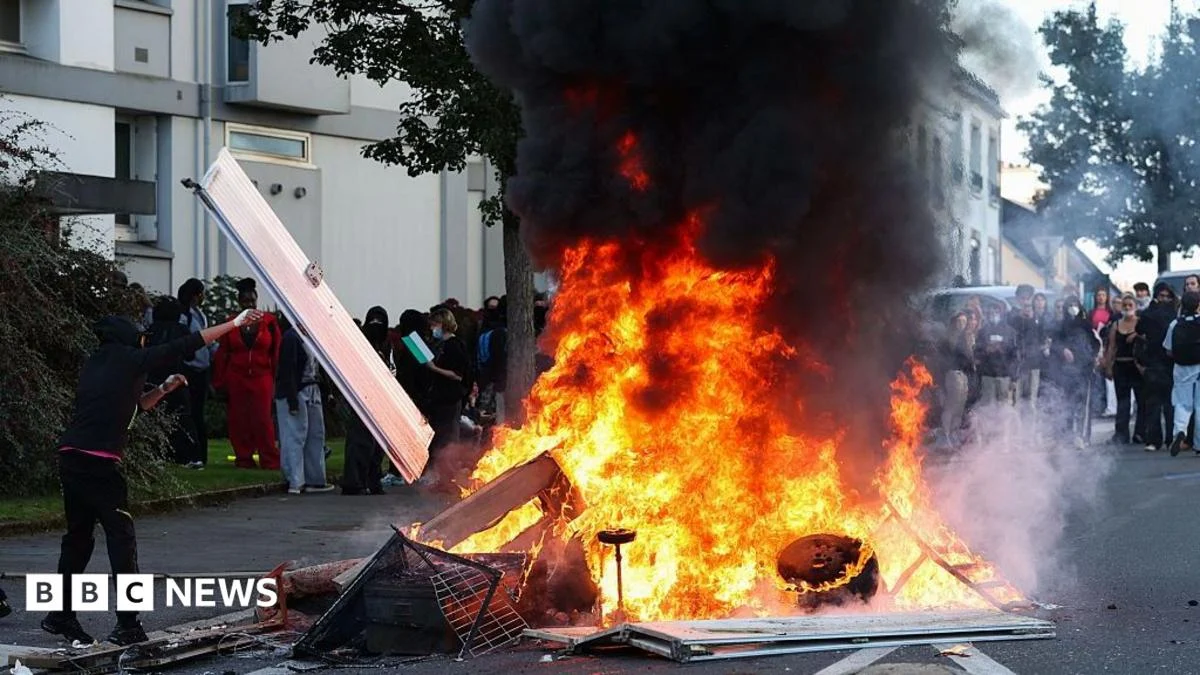 French Police Clash With Students Amid Widespread Education Protests