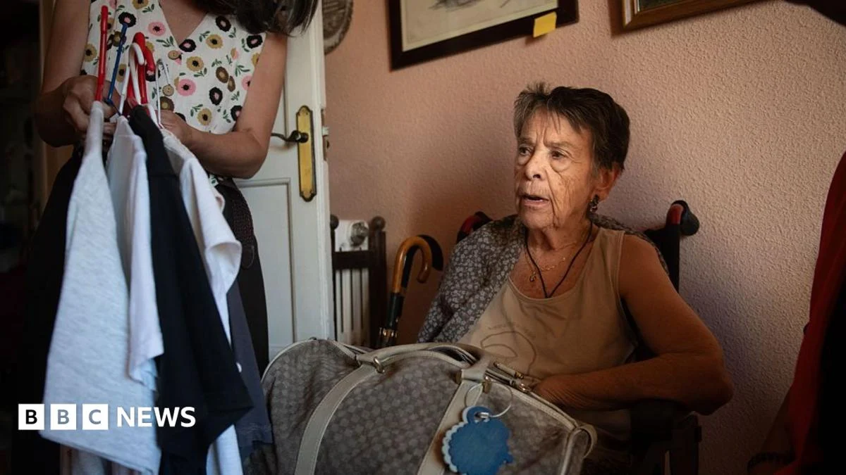Spanish pensioner whose eviction sparked protests has died, union says