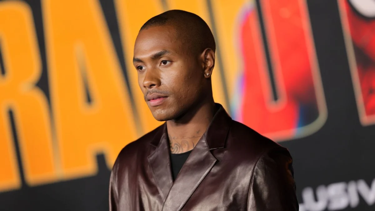 Steve Lacy Performs Viral ‘LeBron, LeBron, LeBron’ Cover at New Jersey Concert