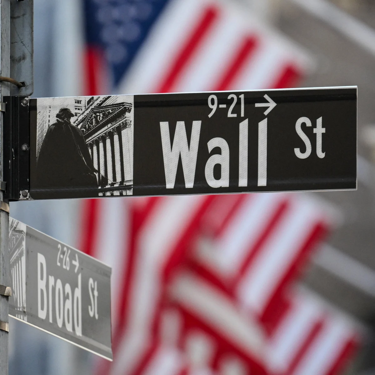 Stocks Fall Sharply on A.I. Concerns