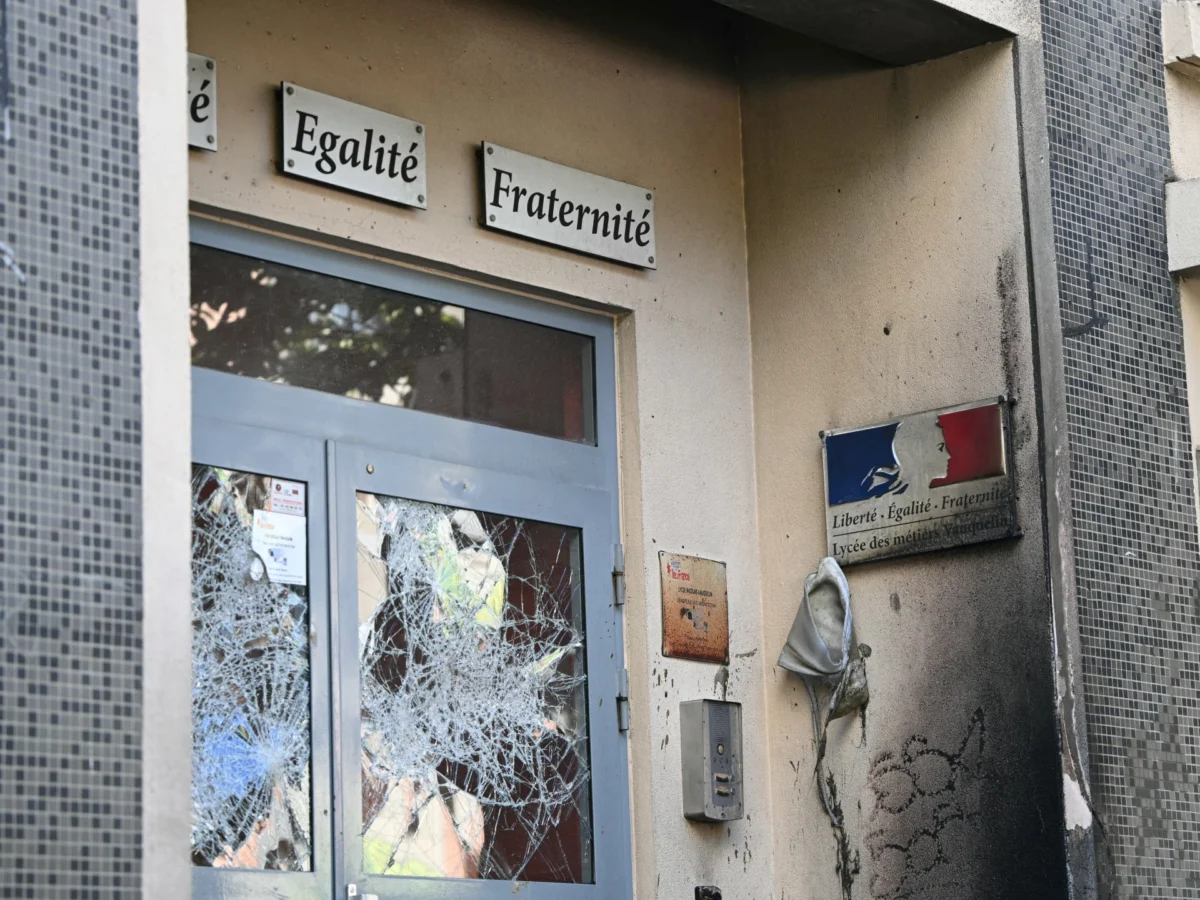 Student Protests Continue in France as School Closures Mount