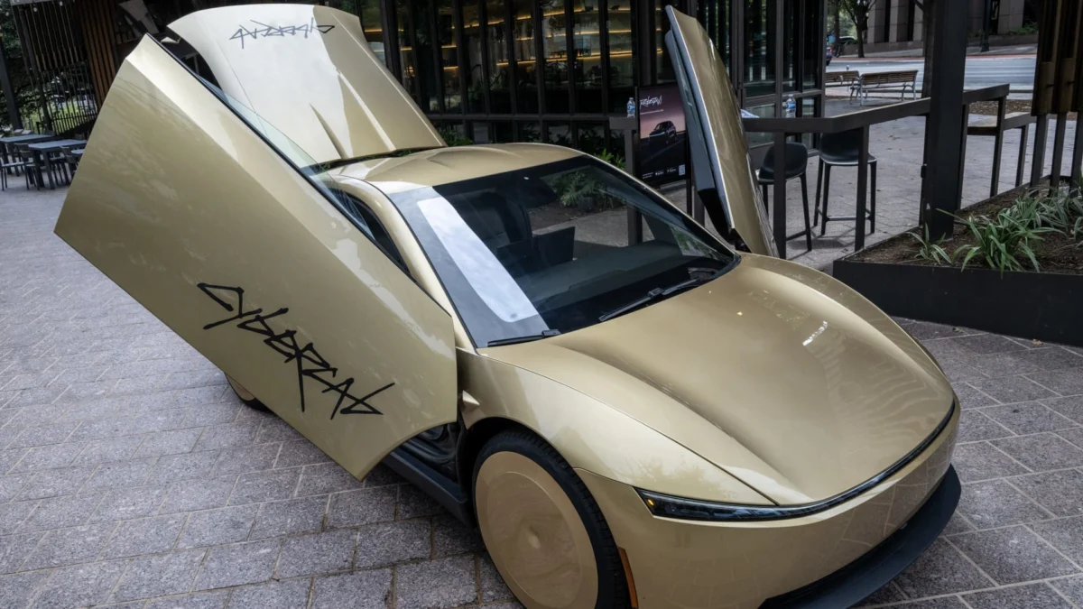 Tesla Cybercab Expansion Faces Hurdles After Rocky Austin Launch