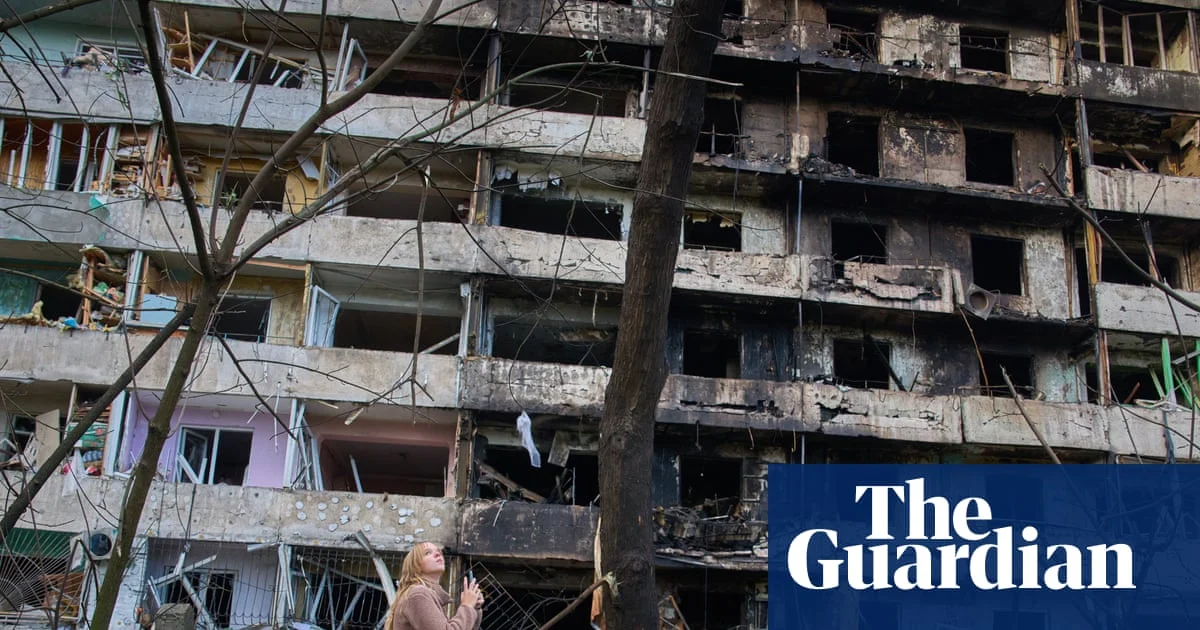 Weekly Photo Gallery Captures Global Conflicts and Natural Phenomena