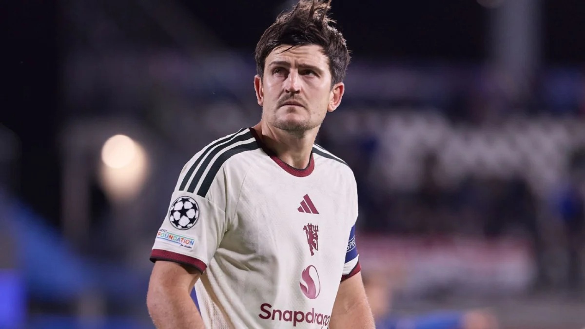 Man United Consider Defensive Clearout in Summer Transfer Window