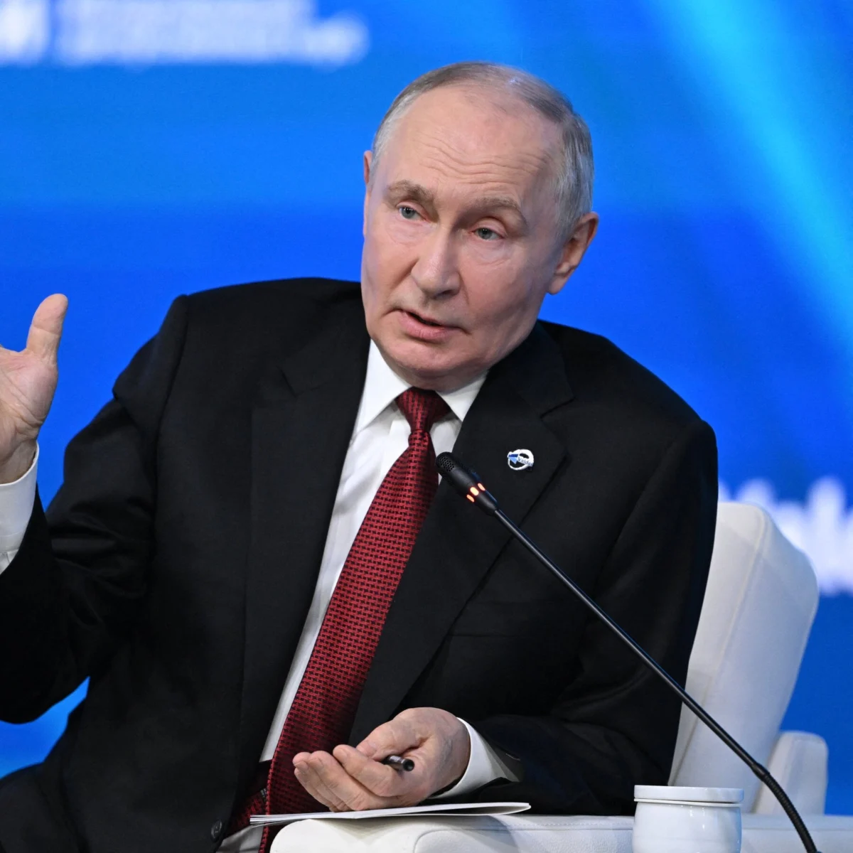 Trump Actions Give Putin Strategic Advantages, NYT Reports