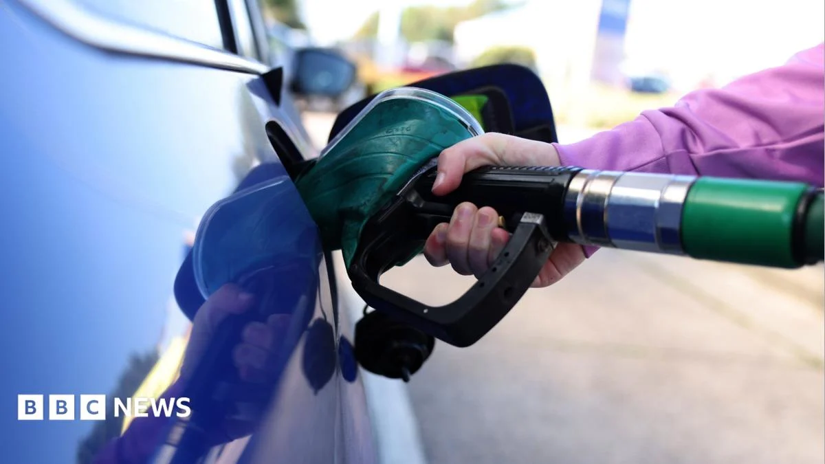 Trump Faces Backlash Over Planned Russian Diesel Imports