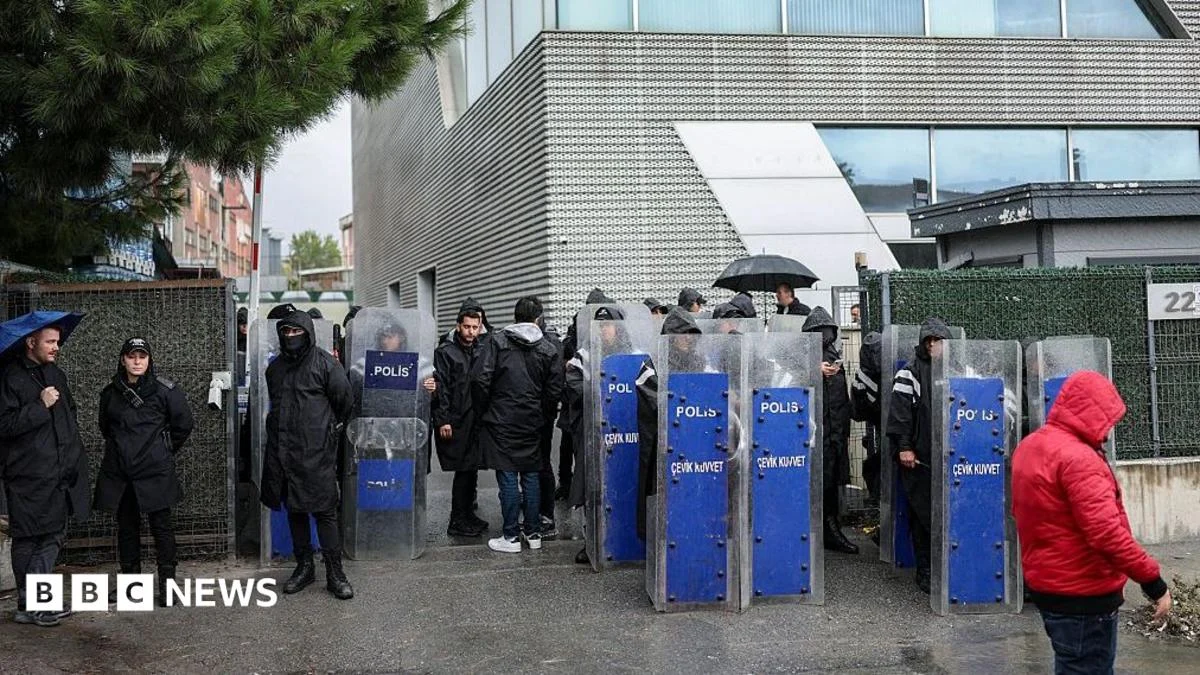 Turkish Police Raid Opposition TV Station, Halt Live Broadcasts