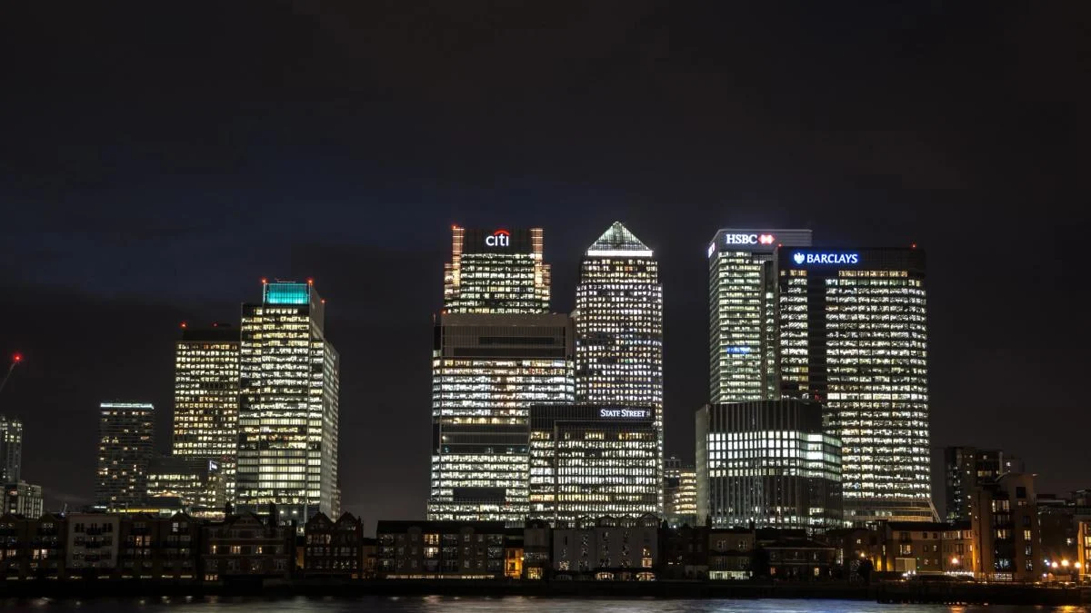 UK Banks Face 10,000 Crypto Complaints Amid Policy Clash