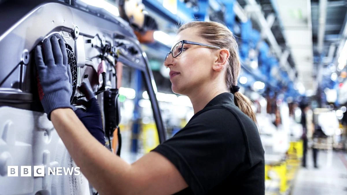 UK Growth Forecast Upgraded Amid Energy Price Warnings