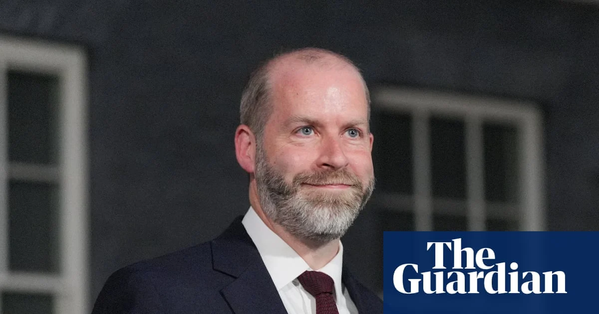 UK discusses long-term EU ties, free movement ahead of November summit