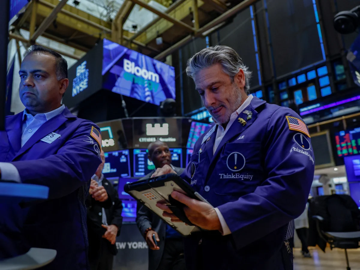US Stocks Slide Amid Oil Price Fluctuations Over Iran War Fears