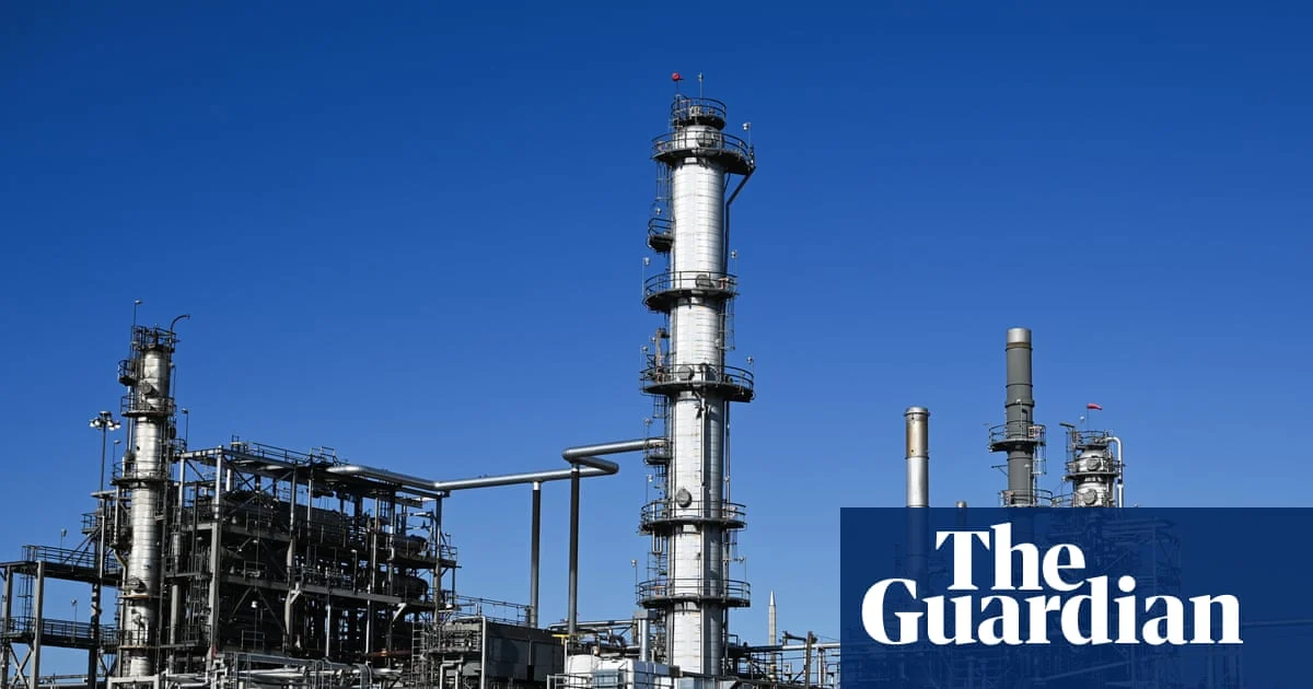 US Supreme Court Hears Big Oil Bid to Block Climate Lawsuits