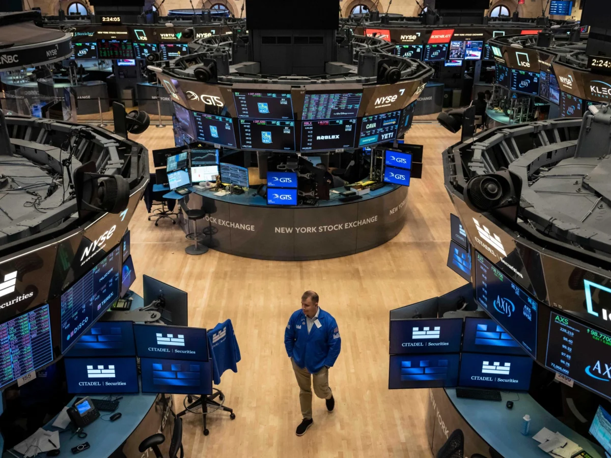 US Tech Stocks Drop as AI Spending Concerns Weigh