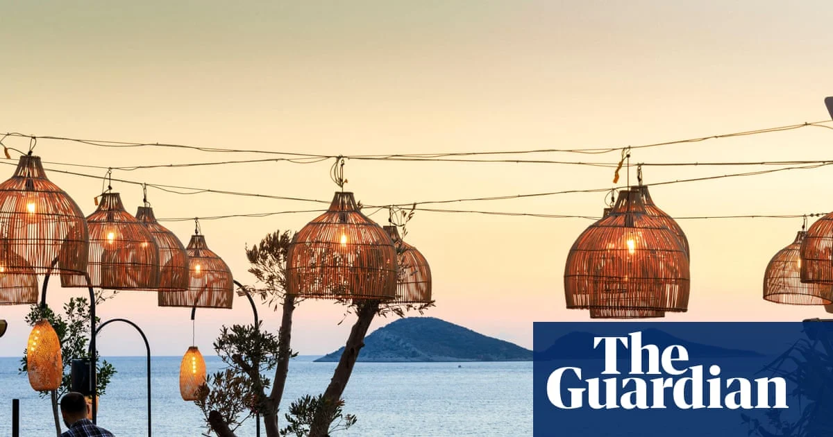Autumn sun seekers head to Kalkan for summer-like weather