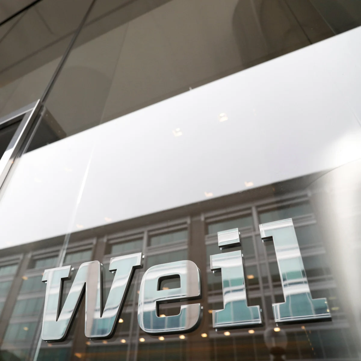 Weil Gotshal, Prominent Law Firm, Plans to Dissolve Amid Lawyer Exodus