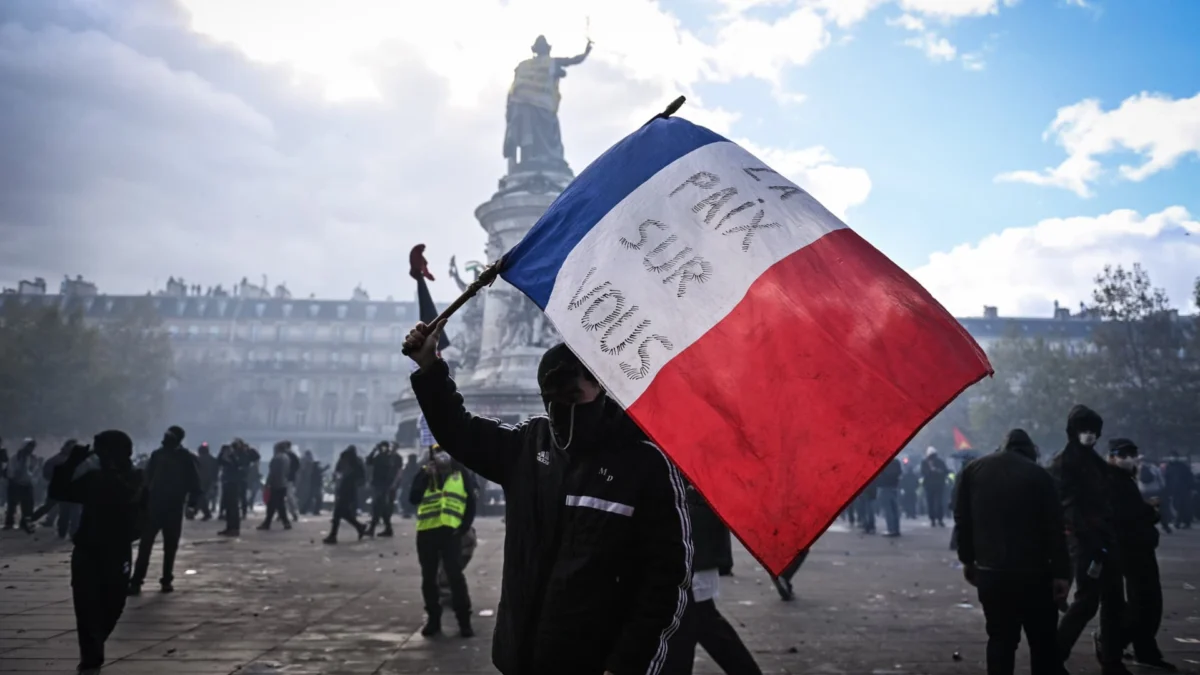 French Unrest Pushes Bond Yields to 24-Year High