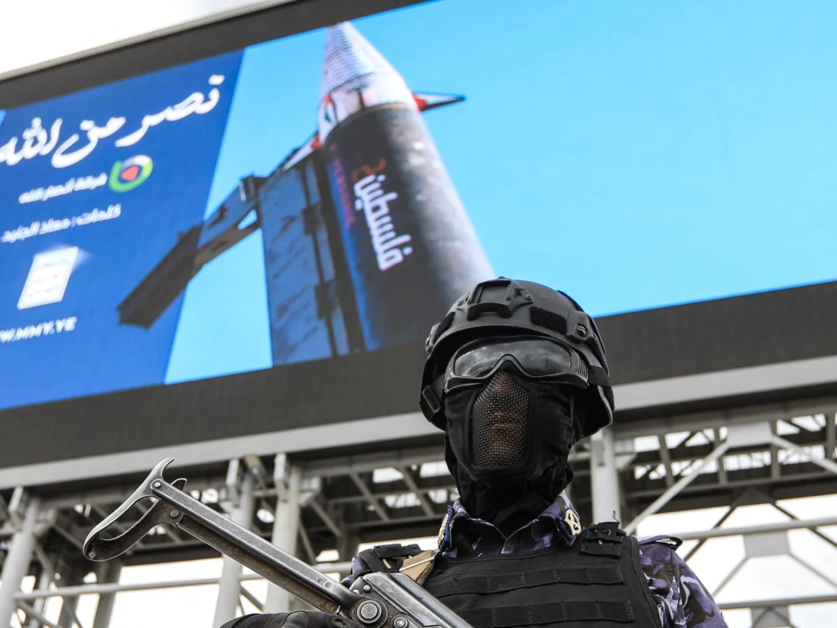 Houthi Missiles Penetrate Saudi Air Defenses Repeatedly
