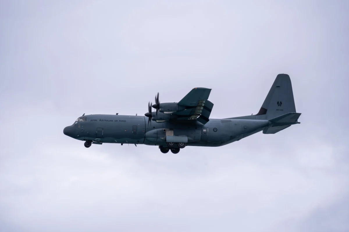 Australia Defense Land Sell-Off Meets Multiparty Opposition