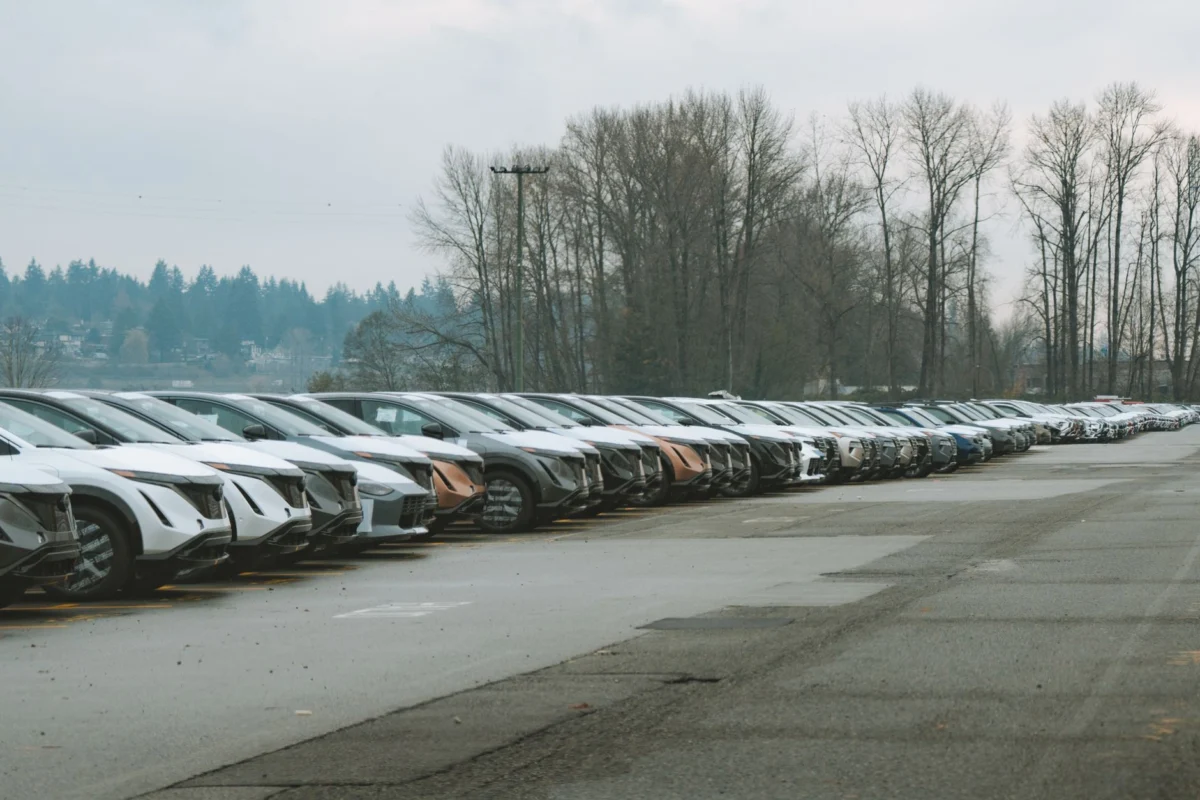 Auto Loan Market Faces Crash Risk Amid $1.7 Trillion Debt