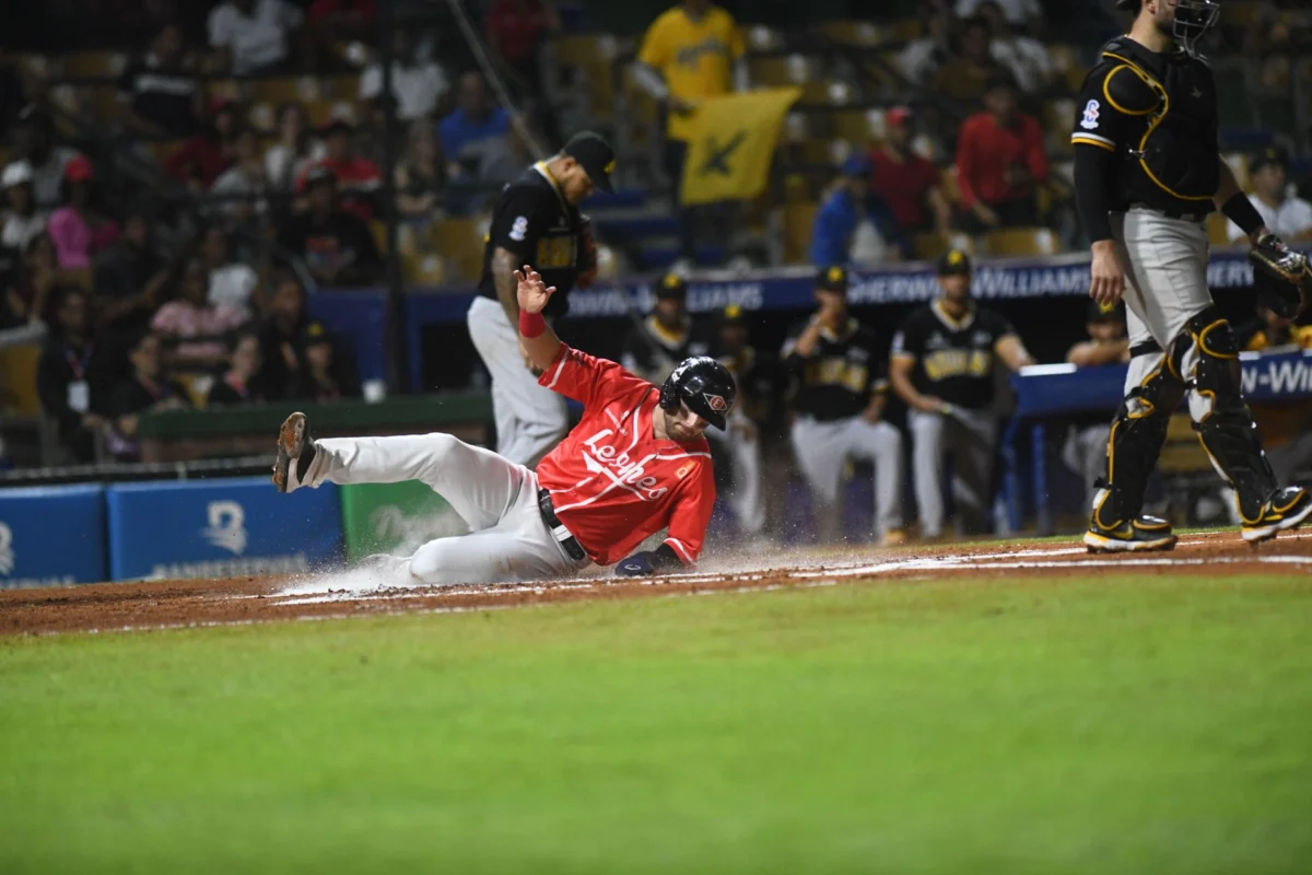 Rays Advance to World Series After Díaz, Caminero, Peralta Lead Win