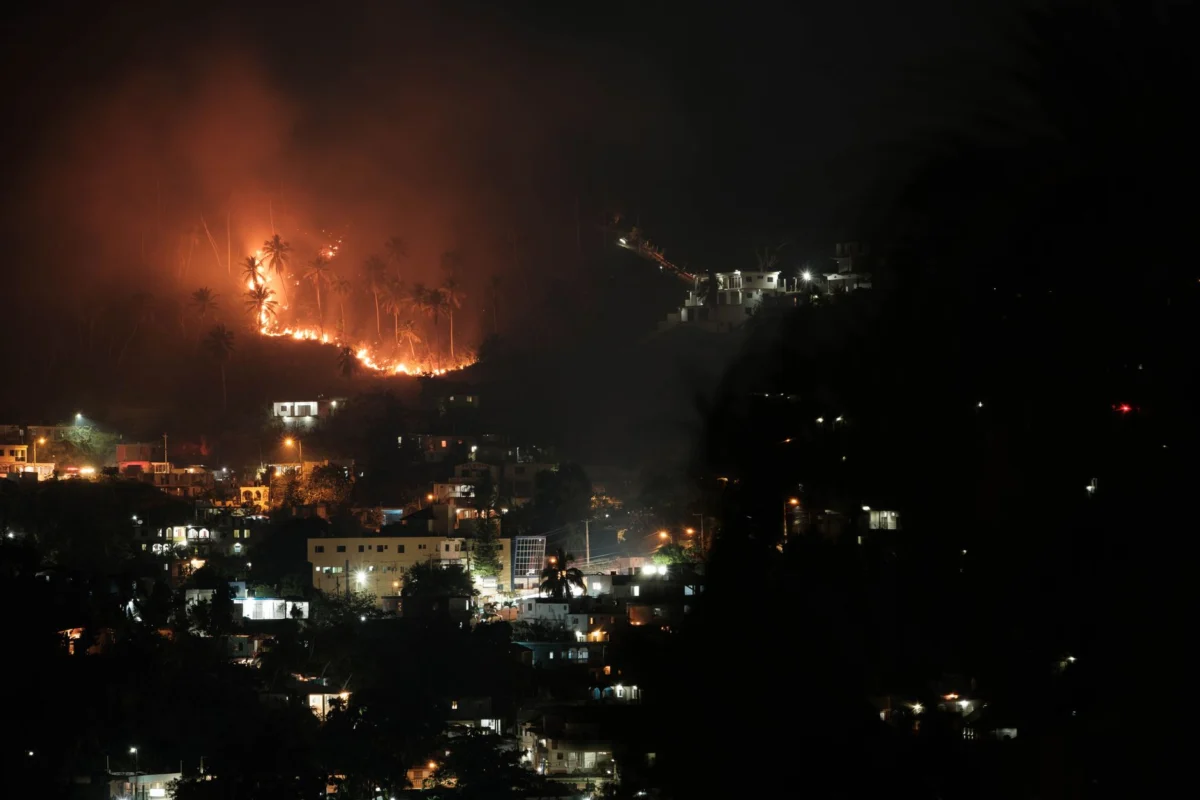 Coastal Homes Burn as Hot Winds Fuel Southern California Fires