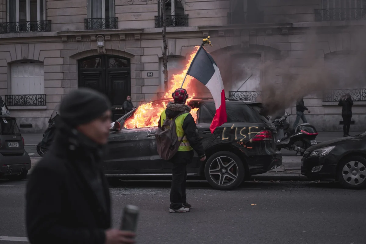 France’s Worst Rioting in Years Erupts, Government Responds