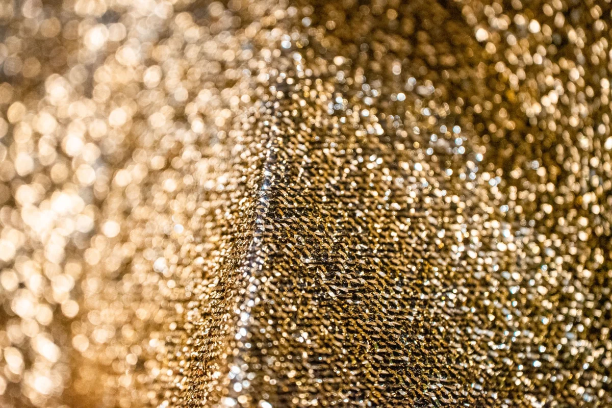 Gold Edges Lower as Market Eyes Fed Minutes and Rate Path