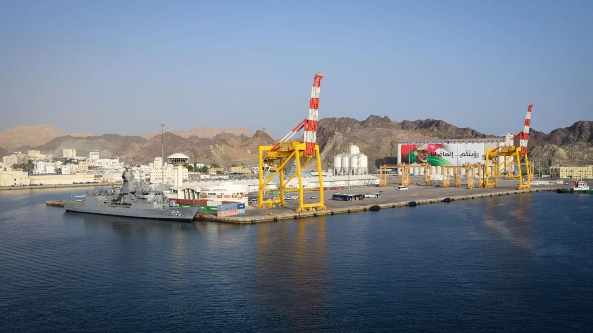 Gulf Stocks Drop After Houthi-Saudi Clashes Jolt Investors