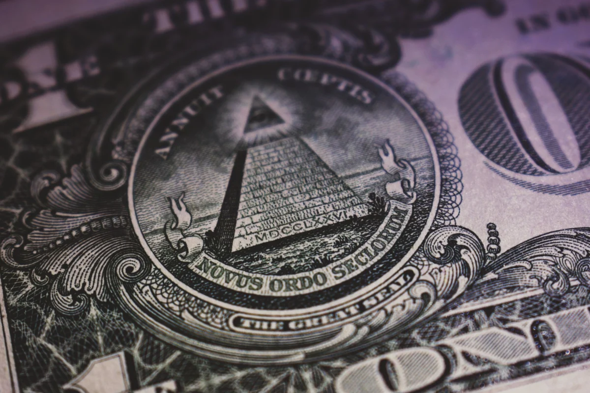 Old World Order Ends; Experts Explore New Global Scenarios