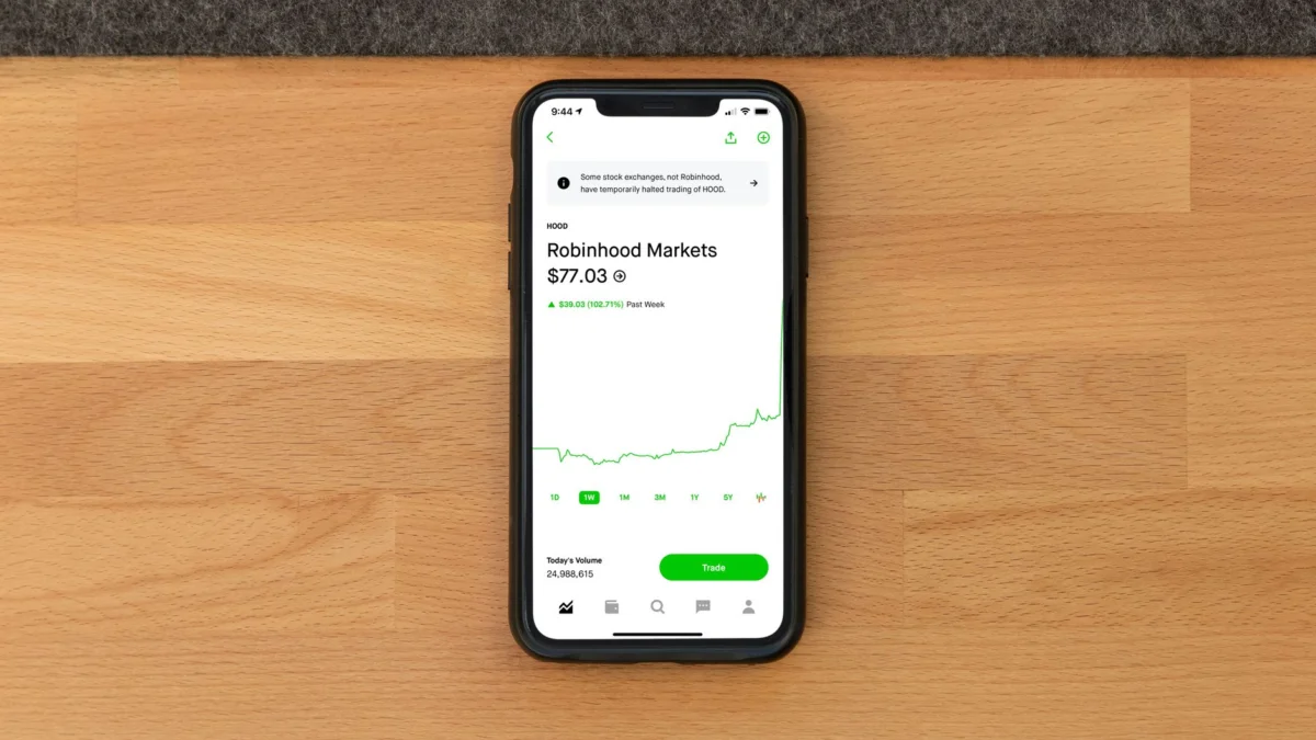 Robinhood Shares Slide After Crypto Chill Drives Profit Miss