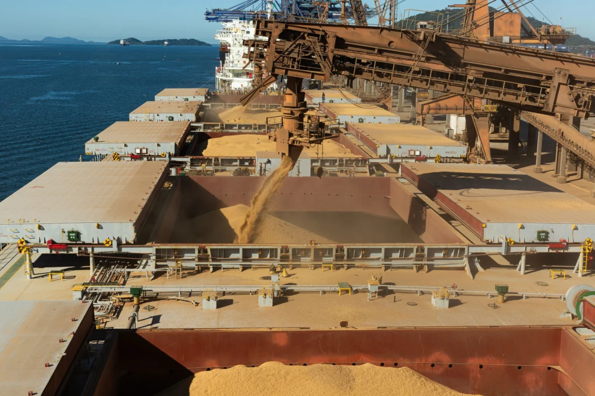 South Korea Exports Surpass $120 Billion for First Time