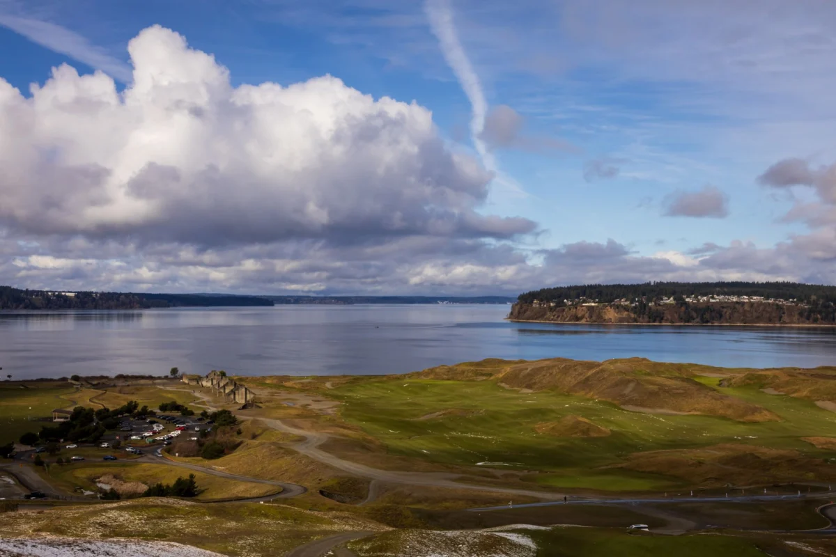 Trump says Washington golf course renovation to start in November